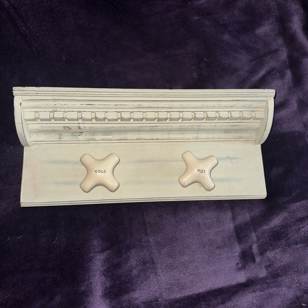 Adorable bathroom shelf